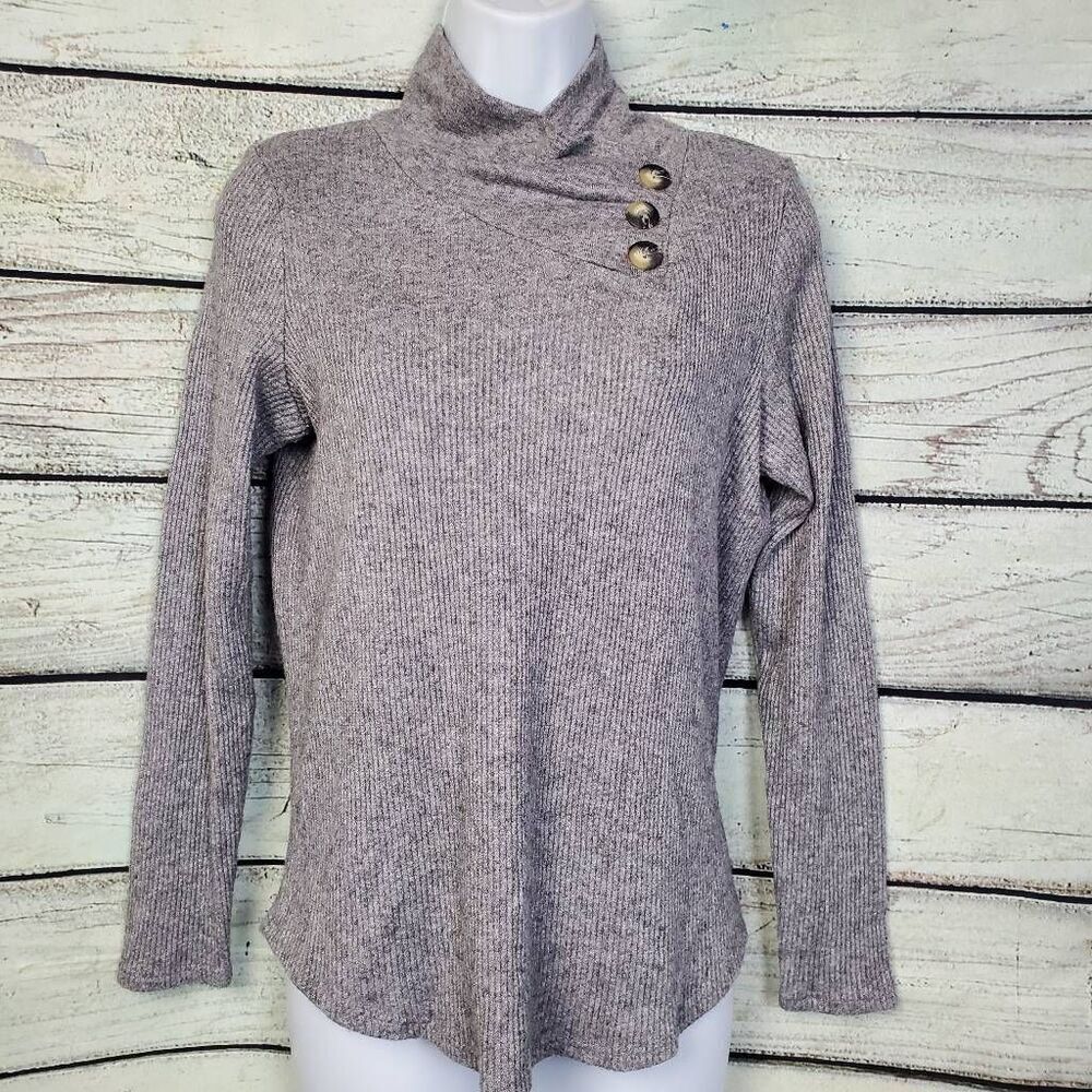 Leo & Nicole Medium Gray Ribbed Knit Asymmetrical Button Pullover Sweater USA